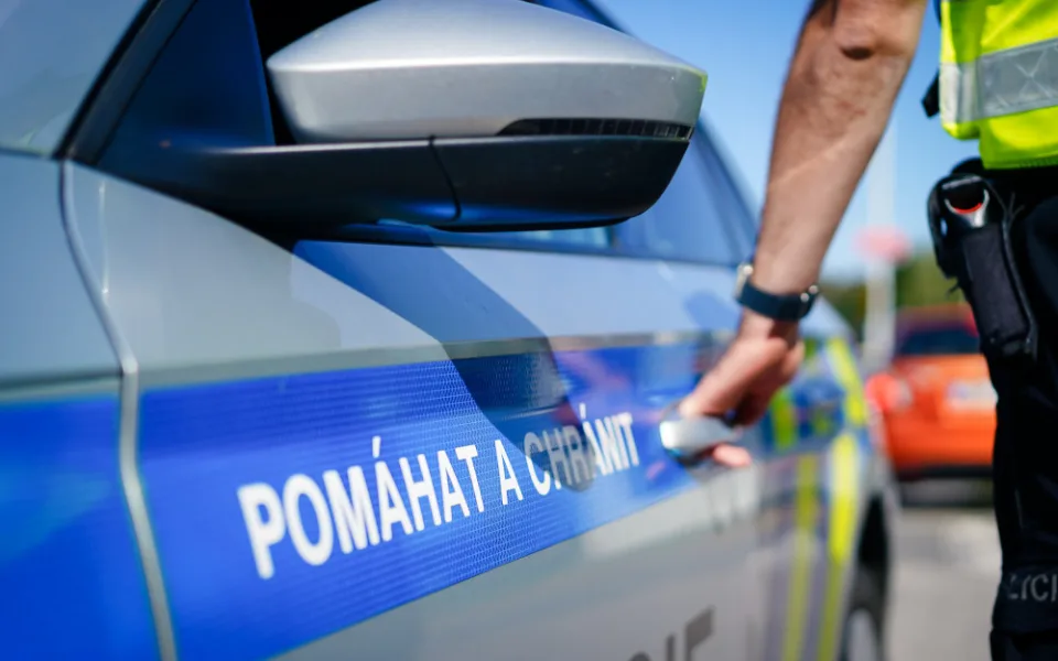 Na Broumovsku úřadoval zloděj s 12 zápisy v rejstříku trestů. Dopadne byl i tentokrát