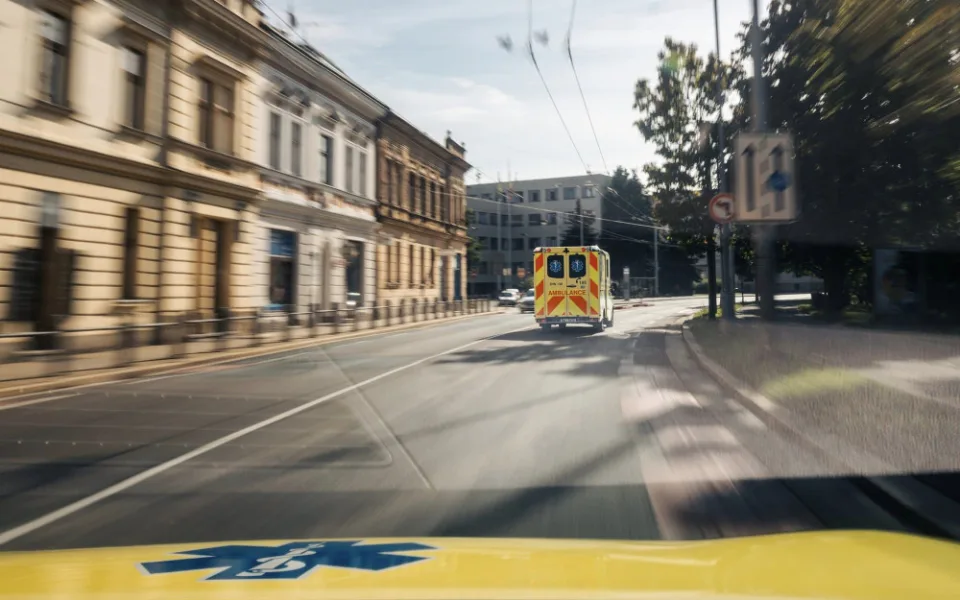 Hradecký dopravní systém už zaznamenal přes 20 tisíc žádostí o okamžitý průjezd IZS