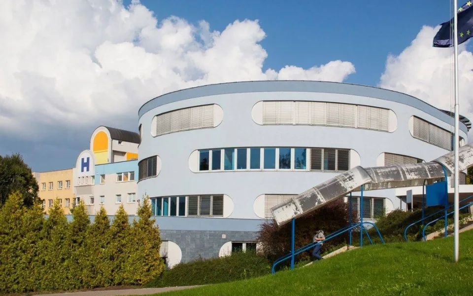 Náchodská nemocnice se dočká léčebné zahrady