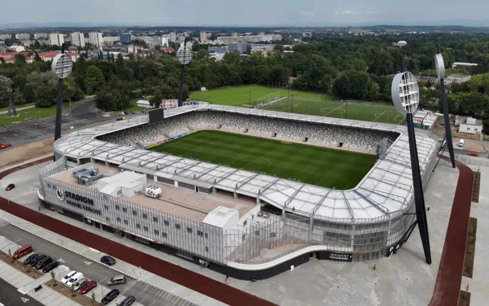 Termín pro podání přihlášek do tendru na prodej FC Hradec Králové je 17. ledna