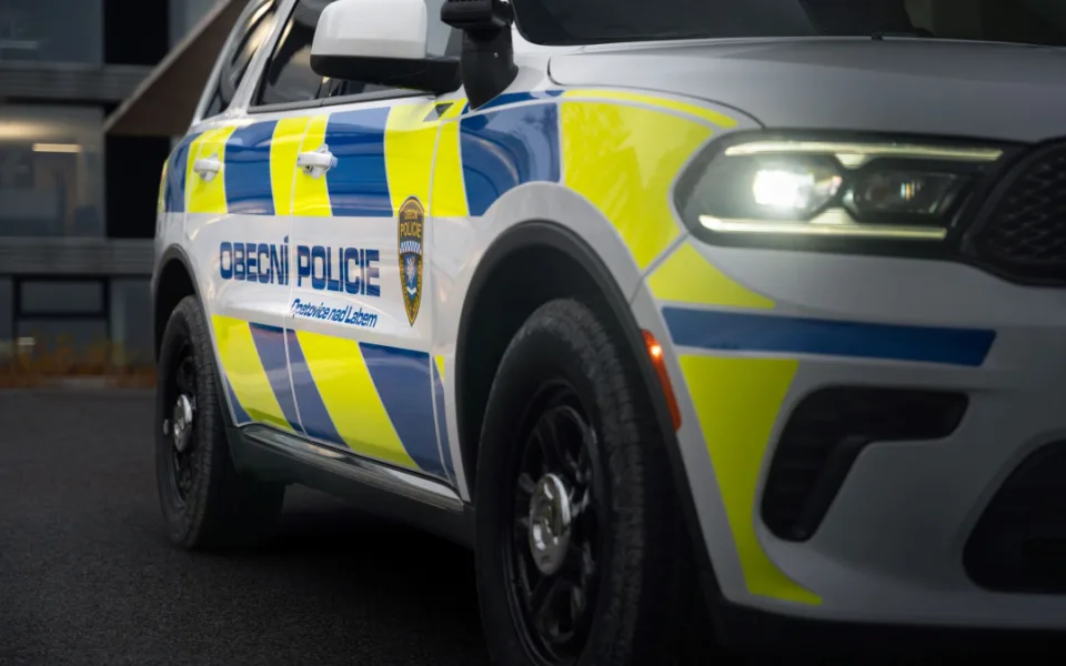 Strážníci v Opatovicích se vozí luxusním speciálem Dodge Durango Pursuit