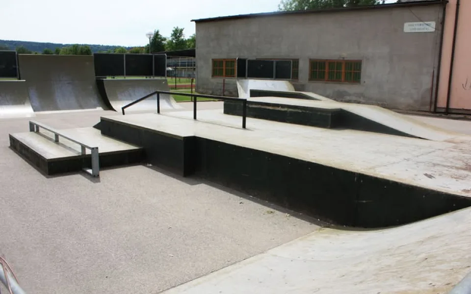Dvur