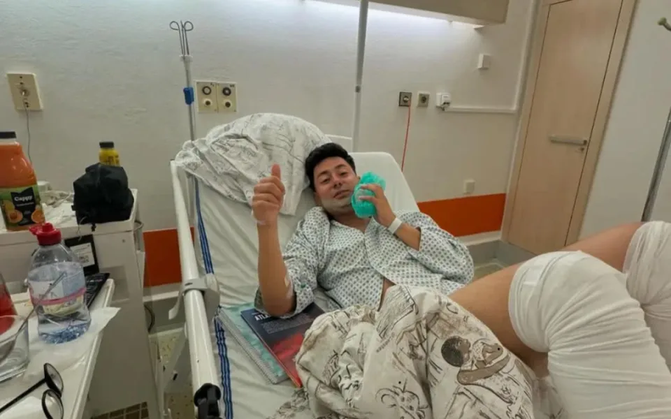 Policie obvinila muže, který na koncertu v Hradci Králové napadl Miraie. Hrozí mu tři roky