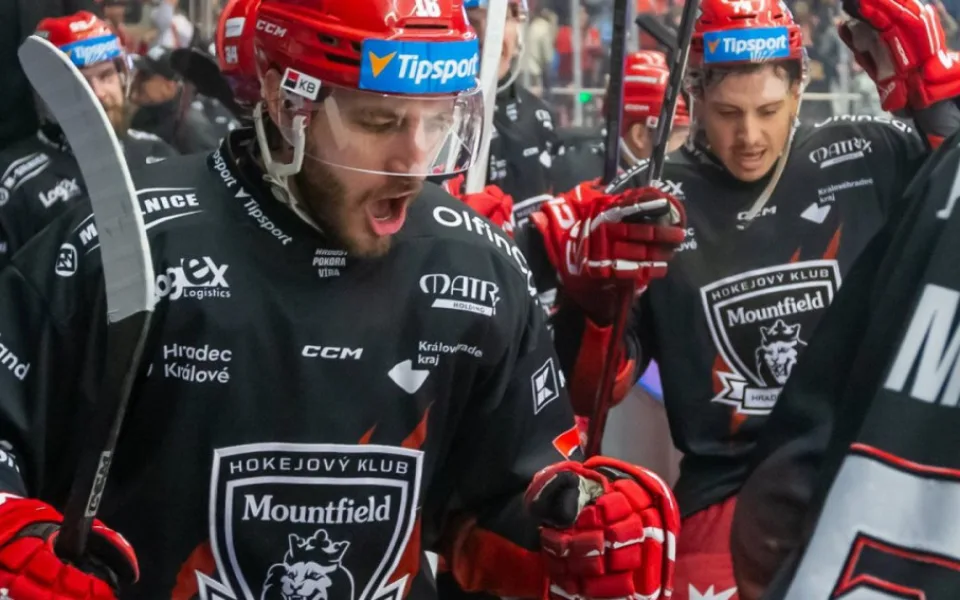 Frustrovaný manažer Boleslavi Ševc vulgárně v Hradci napadl rozhodčí