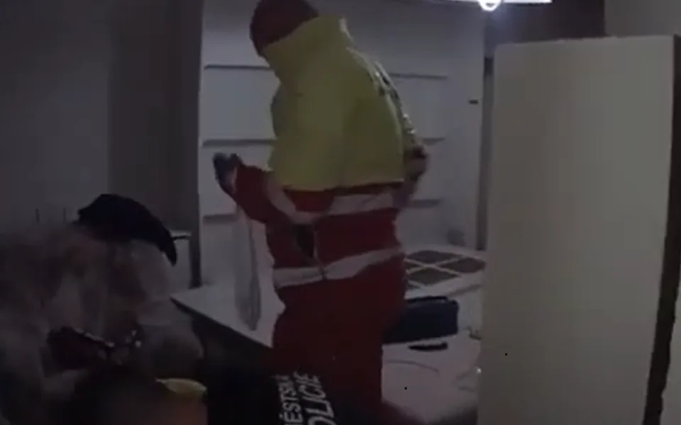 Výzva pro First Respondery. Strážníci zachránili život muži, který zkolaboval