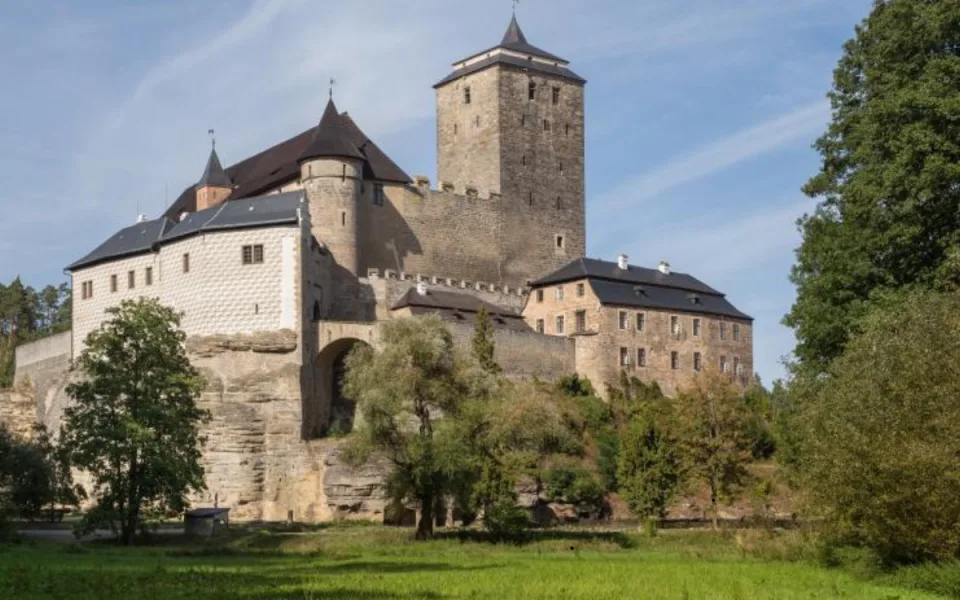 Hrad Kost čeká oprava Lobkovického paláce, letošní sezonu to neovlivní