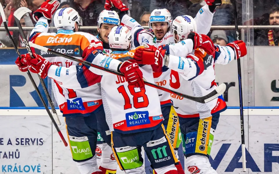 Hradecká cesta do finále extraligy končí. V derby je utlačili hráči Pardubic