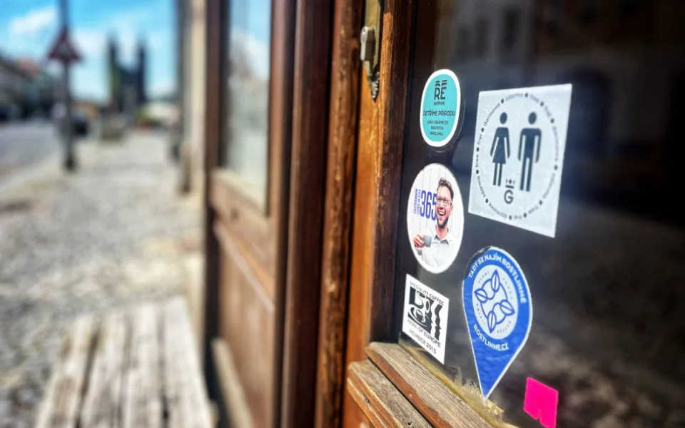 WC friendly restaurant: Toalety zdarma i pro nezákazníky teď v Hradci Králové