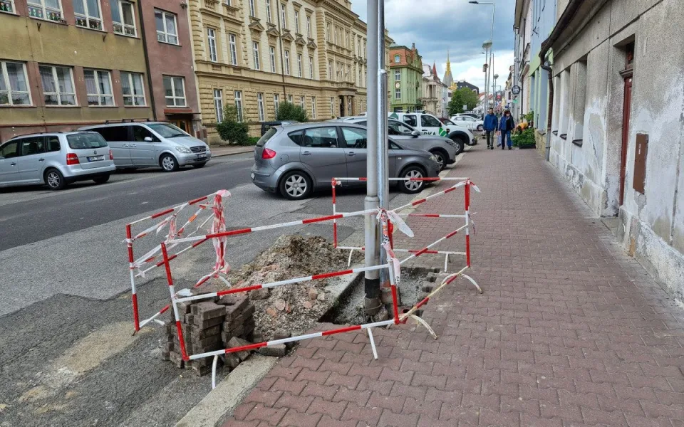 Jičín modernizuje veřejné osvětlení: polovina lamp už svítí úsporně