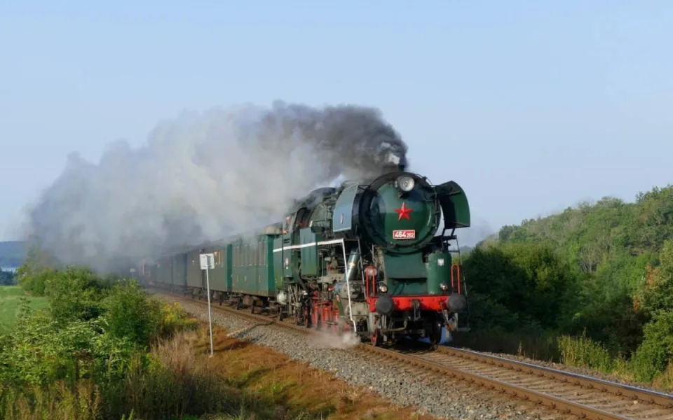 150 let železnice z Chocně do Broumova. Návrat parních lokomotiv i plán na expres do Polska