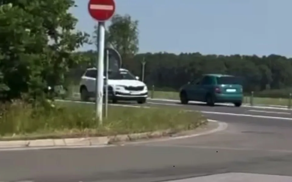 Svědek zachytil osudovou chybu řidiče, který vjel u Úlibic do protisměru