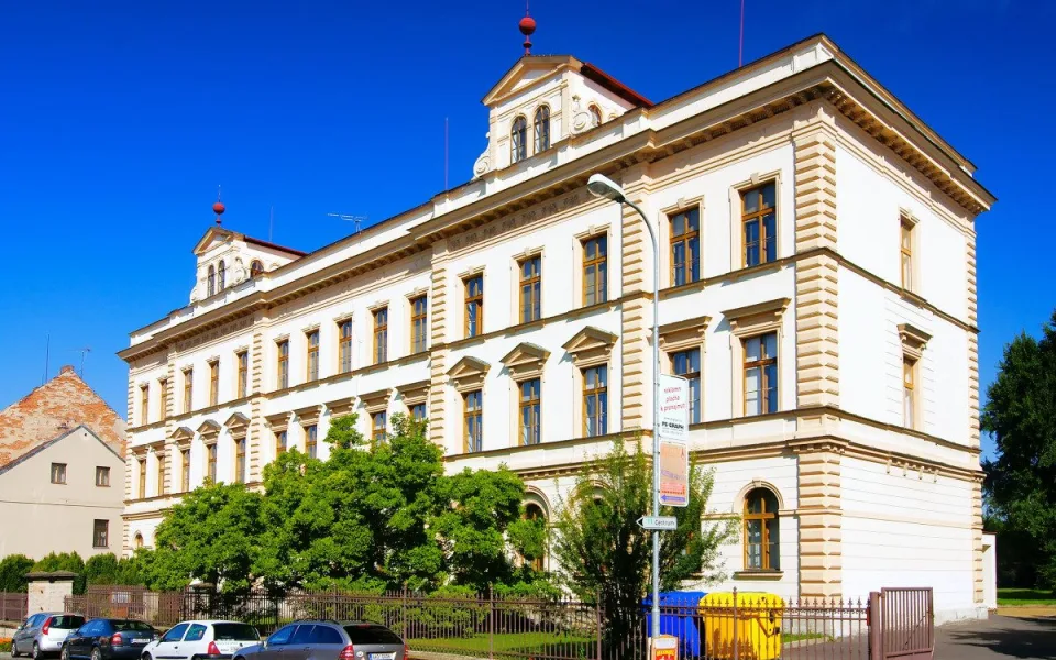 Jičínské gymnázium patří mezi nejlepší v ČR: Maturanti dosáhli vynikajících výsledků