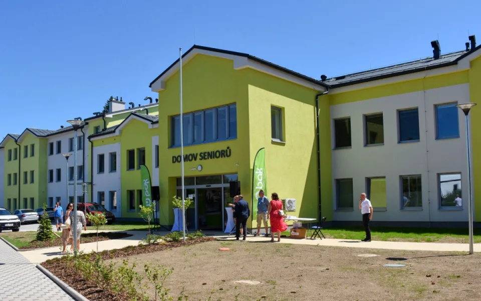 V Broumově skončila rekonstrukce domova pro seniory za 250 milionů korun