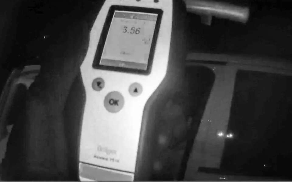 Nadýchal 3,5 promile, mohla za to ústní voda. Test ale odhalil přítomnost drog