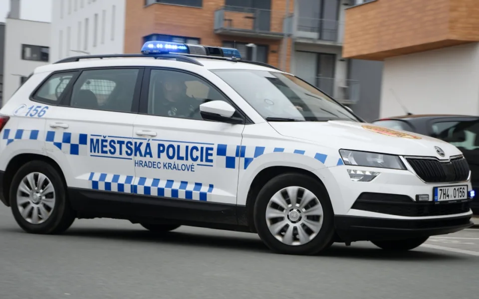 Hradečtí strážníci letos zaznamenali pokles přestupků a trestných činů