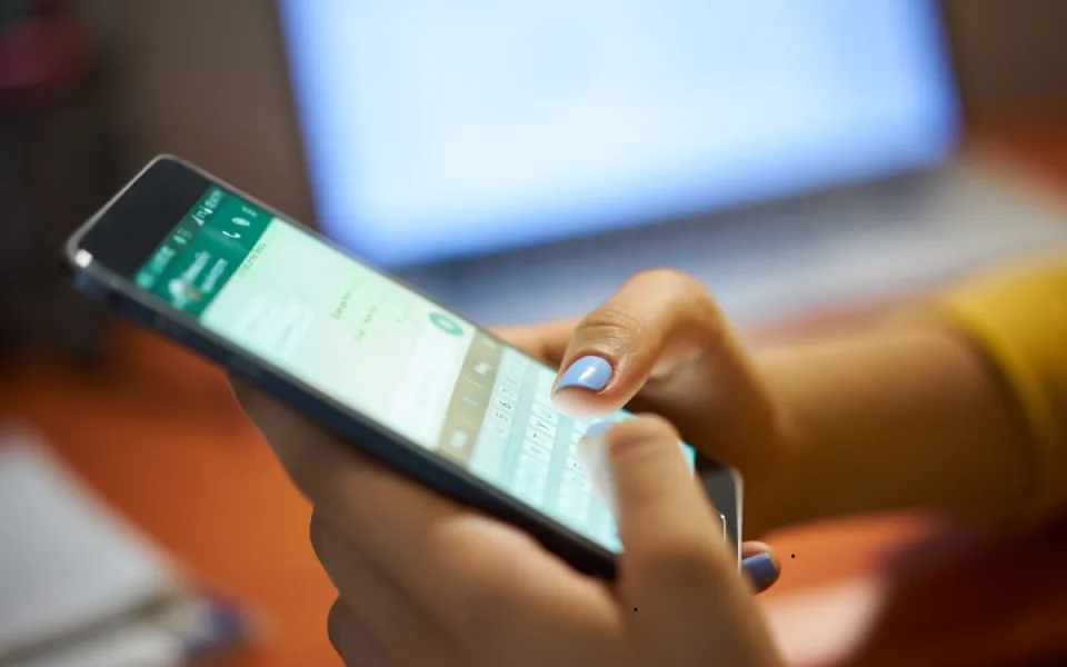 Podvody přes WhatsApp na Rychnovsku: Nárůst případů a stále rostoucí škody