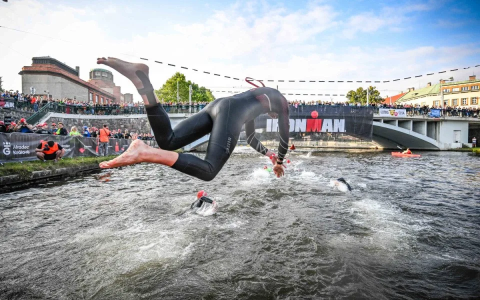 Železná euforie v Hradci: Ironman pobláznil tisíce fanoušků i závodníků