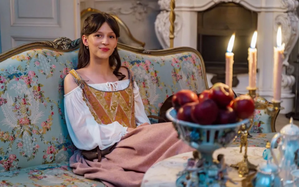 Nová pohádka Princezna stokrát jinak má venku trailer. Natáčela se i v hradeckém kraji