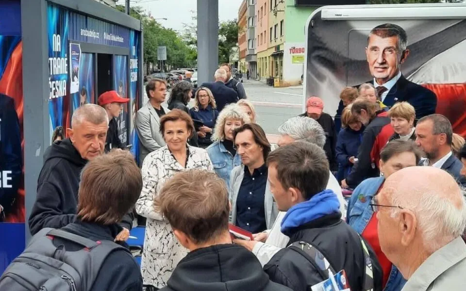 Strany v Královéhradeckém kraji zaměřily finále volební kampaně na velká města