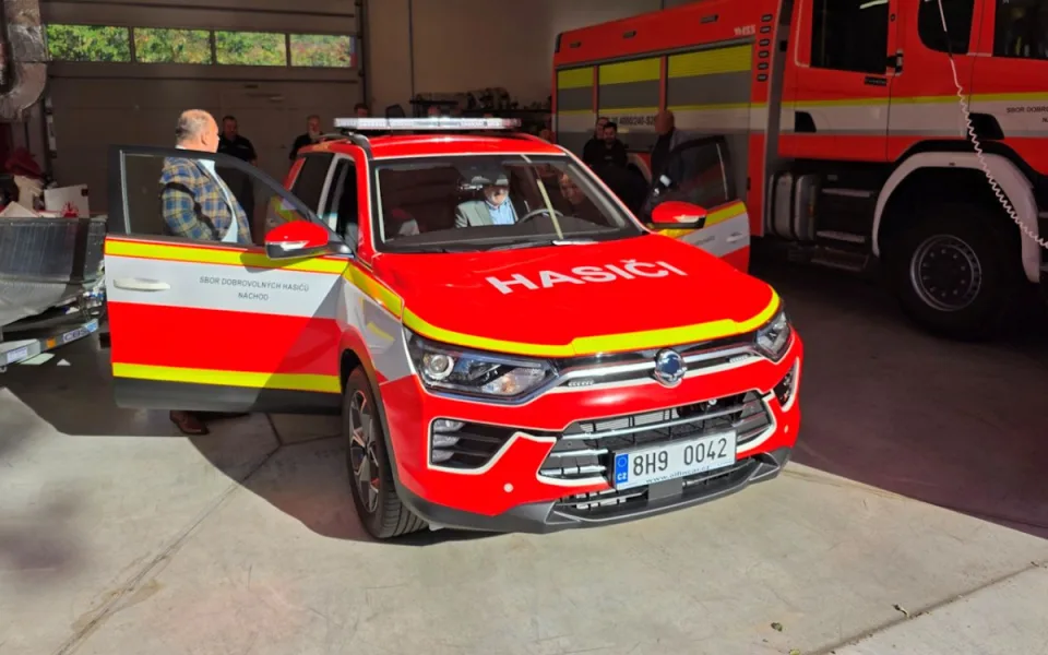 Dobrovolní hasiči v Náchodě mají nové auto pro velitele. Pomůže při výjezdech