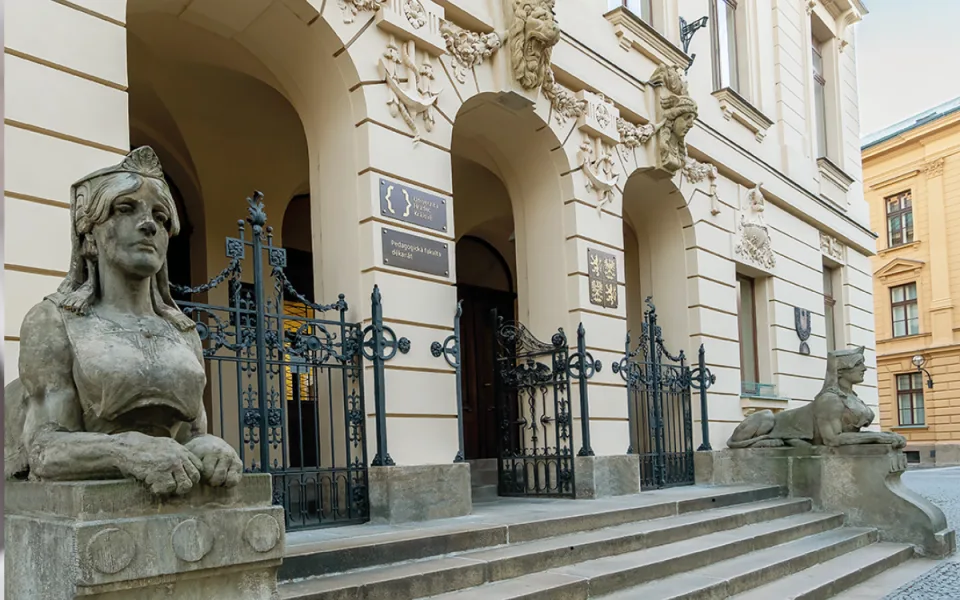 Opravy interiérů historické budovy Pedagogické fakulty UHK stály přes 400 milionů