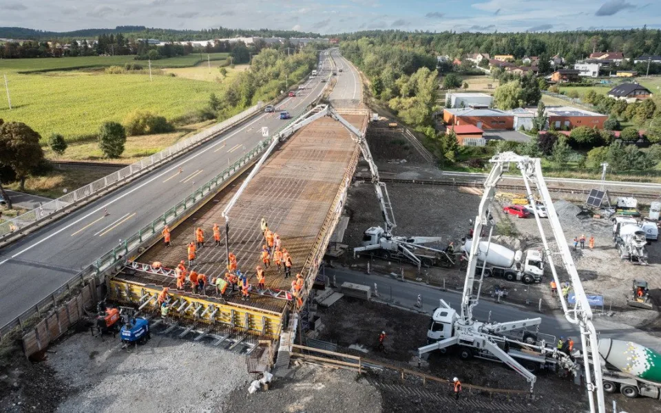 Výstavba úseku dálnice D35 mezi Úlibicemi a Hořicemi začne ještě letos