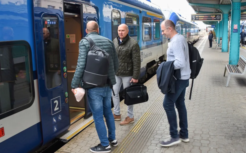 Nový jízdní řád přinese přímé vlakové spoje mezi Hradcem Králové a Rychnovem nad Kněžnou