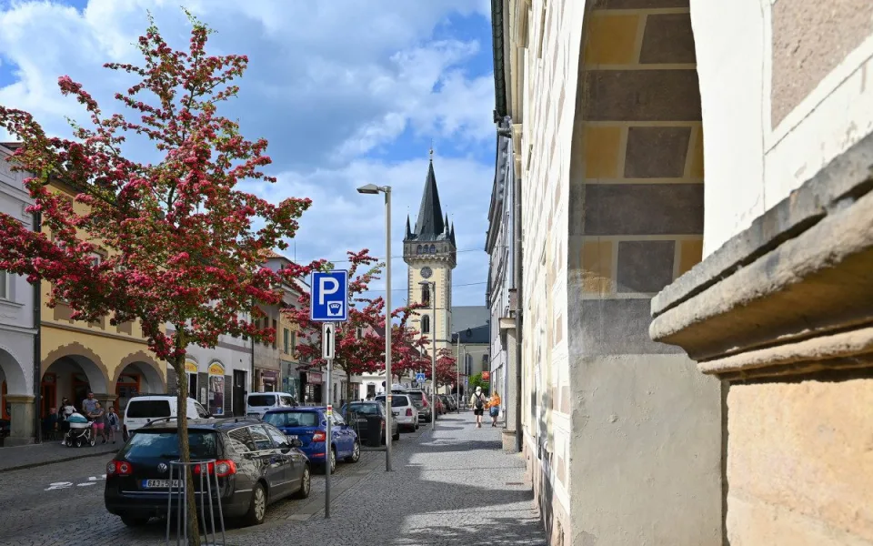 Dvůr Králové nad Labem zavádí Tichou linku pro osoby se sluchovým postižením