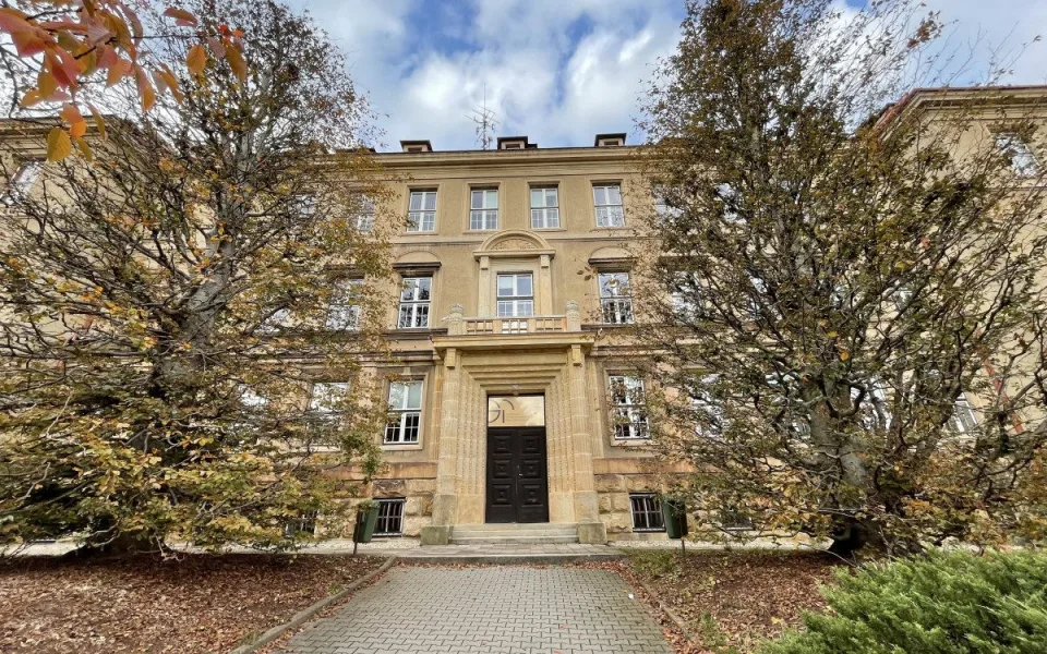 Tři gymnázia v hradeckém kraji neotevřou první ročníky osmiletého studia