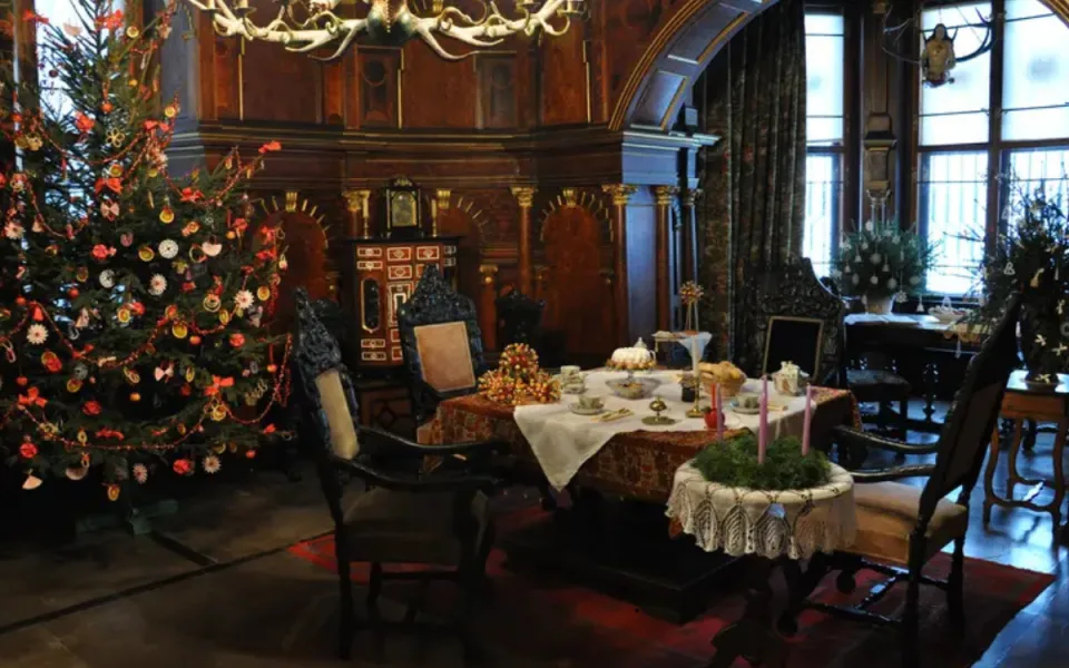 Památky v hradeckém kraji lákají na adventní prohlídky a vánoční trhy