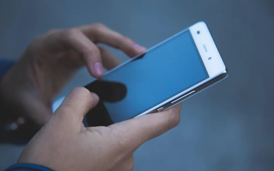 QR kódy, hesla a aplikace. Jak nás digitální svět drží v šachu