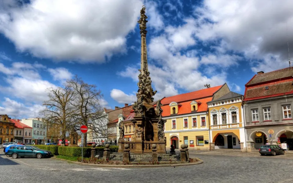 Jaroměř zruší placené parkování na náměstí. Skončí od ledna