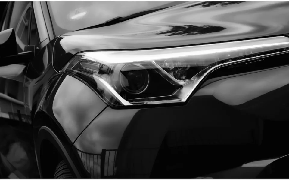 Zloděj se z ukradené Toyoty za milion dlouho neradoval, trutnovská kriminálka byla rychlá