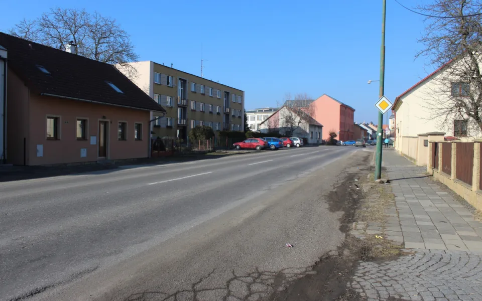 Rekonstrukce ulic Ruská a Poděbradova v Jičíně se zpozdí. Problém je v sítích