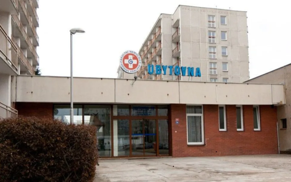 Hradec Králové investora pro bývalou nemocniční ubytovnu nenašel. Vypíše nový tendr
