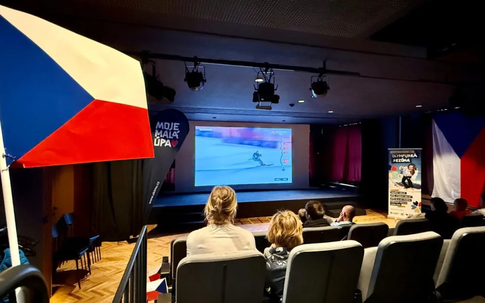 Zimní hry spojují, v Malé Úpě fanoušci fandí společně u přímých přenosů