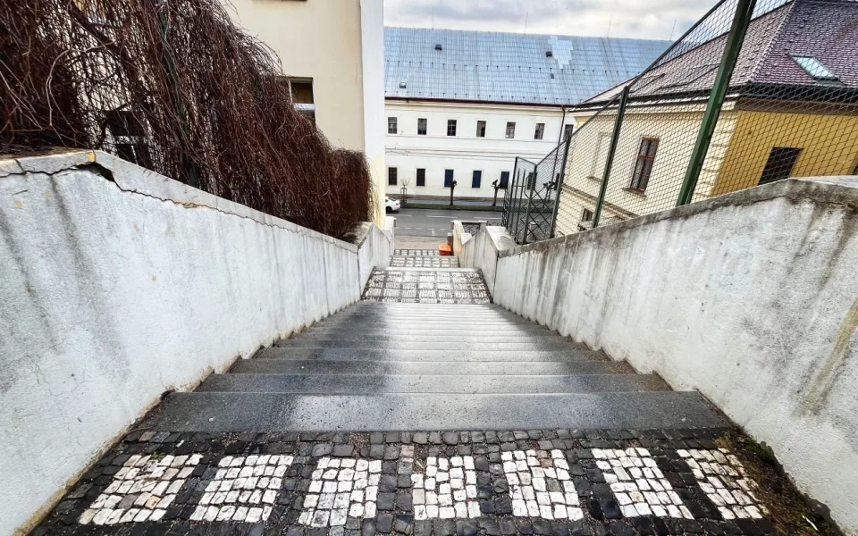 Ikonické Gočárovo schodiště čeká v Hradci Králové po sto letech velký upgrade
