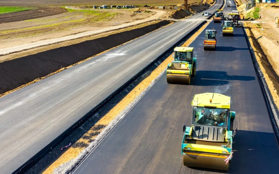 Královéhradecký kraj vyčlenil na letošní silniční stavby rekordních 1,936 miliardy korun.