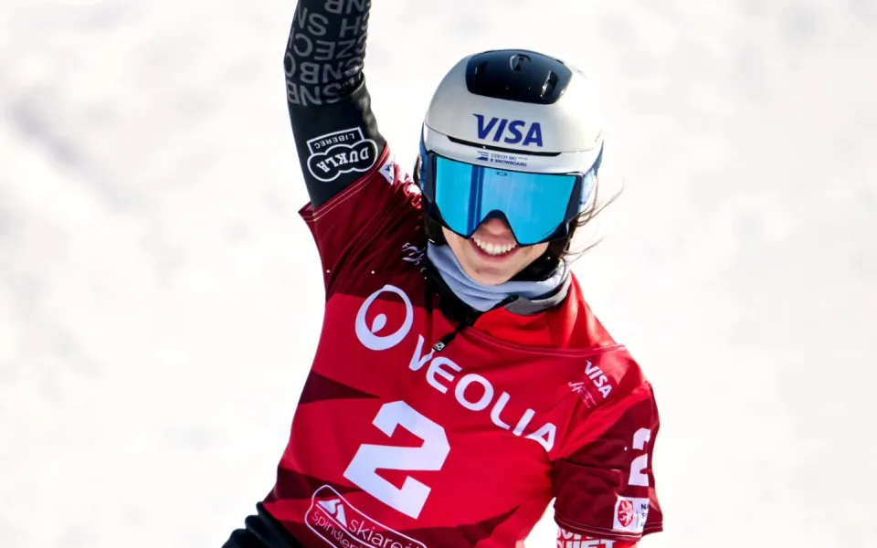 Před domácím SP byla snowboardistka Maděrová hodně nervózní, stříbro ji potěšilo. Foto: Se svolením Snowboard World Cup Špindl