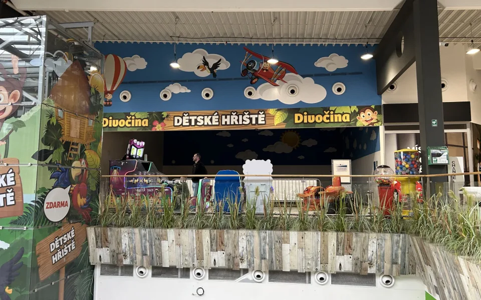 dětské hřiště Divočina v Orlice parku v Hradci Králové