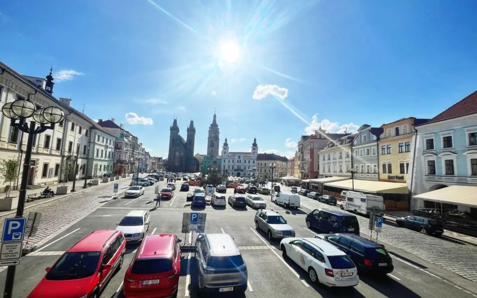 Eliška radí Hradečanům, nejčastěji řeší byty, doklady i dopravu