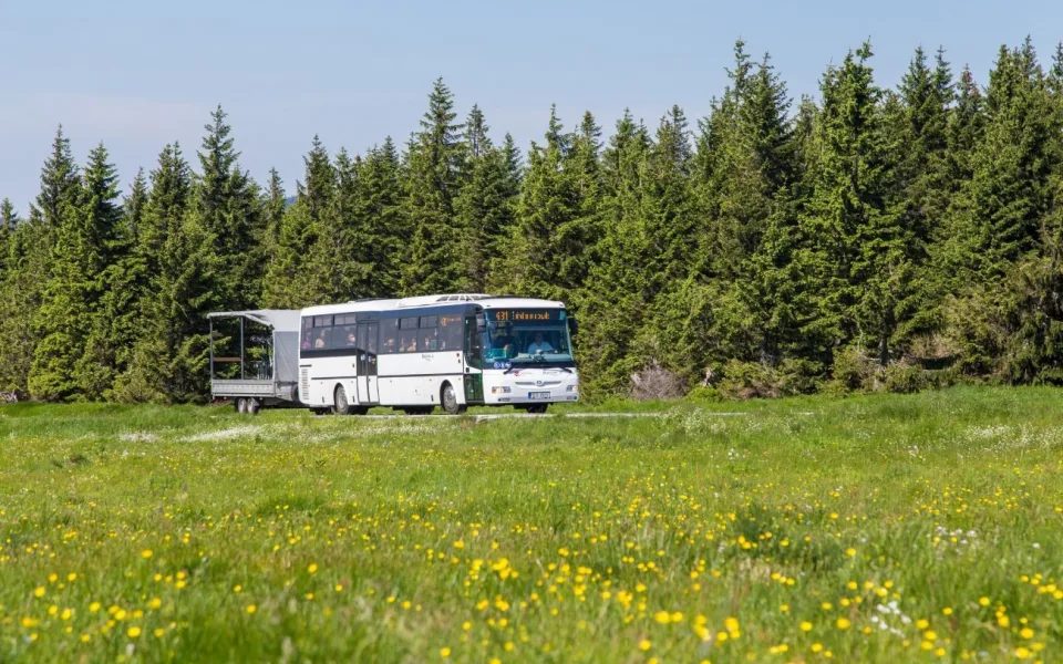 Turistické autobusy v Královéhradeckém kraji zahajují provoz