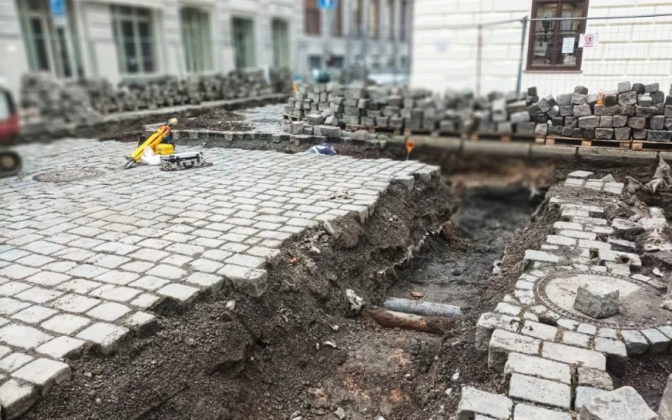 Do srdce památkového centra Hradce Králové míří dálkové teplo