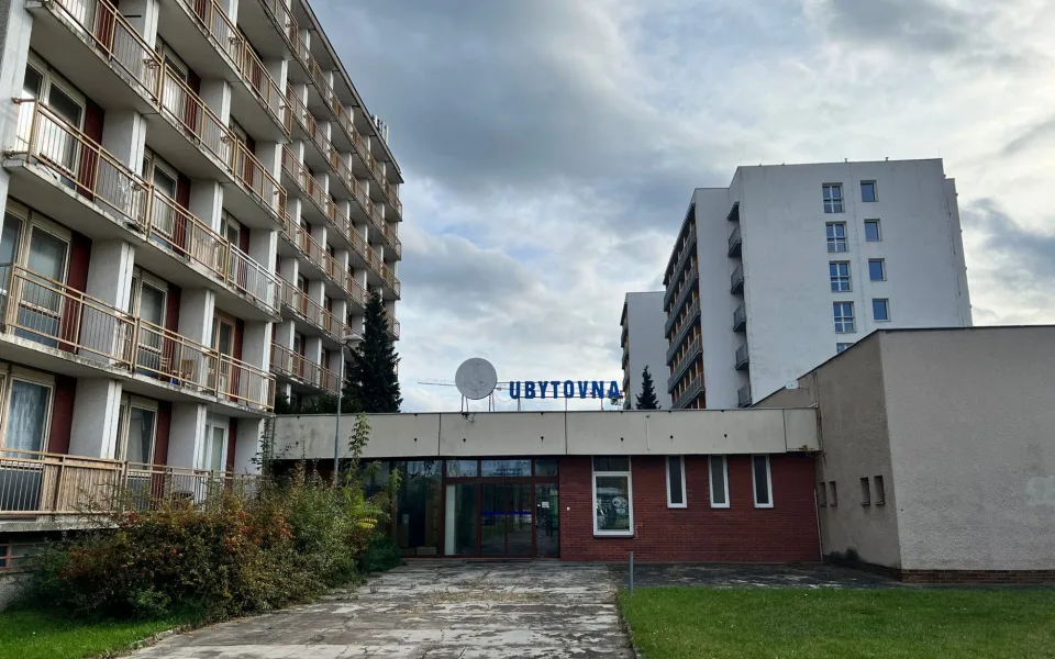 Hradec prodává ubytovnu nemocnice. Nechce z ní mít problémové místo