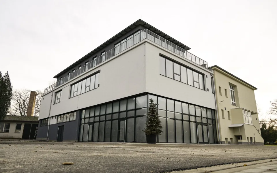 O návratu dětí do opravené školy v Hradci mohlo být jasno do konce