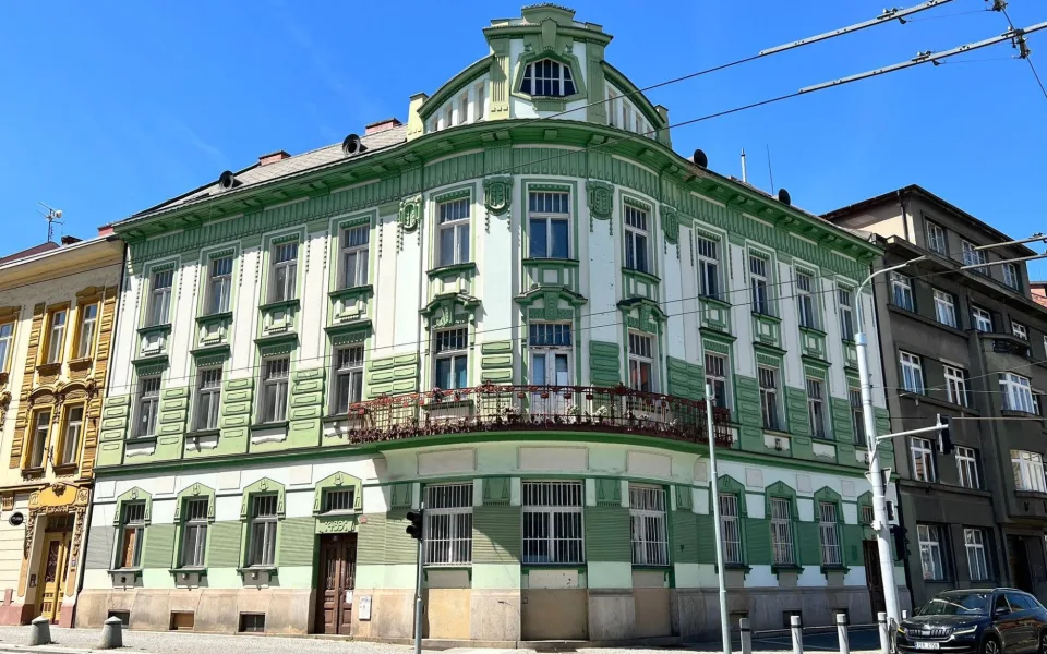 FOTO: Hradec promění problémový dům. Vznikne osm nových městských bytů