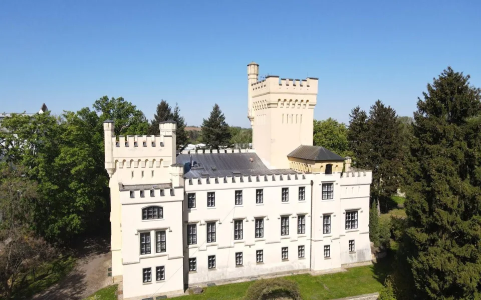 Zamek Skřivany_Chateau.cz