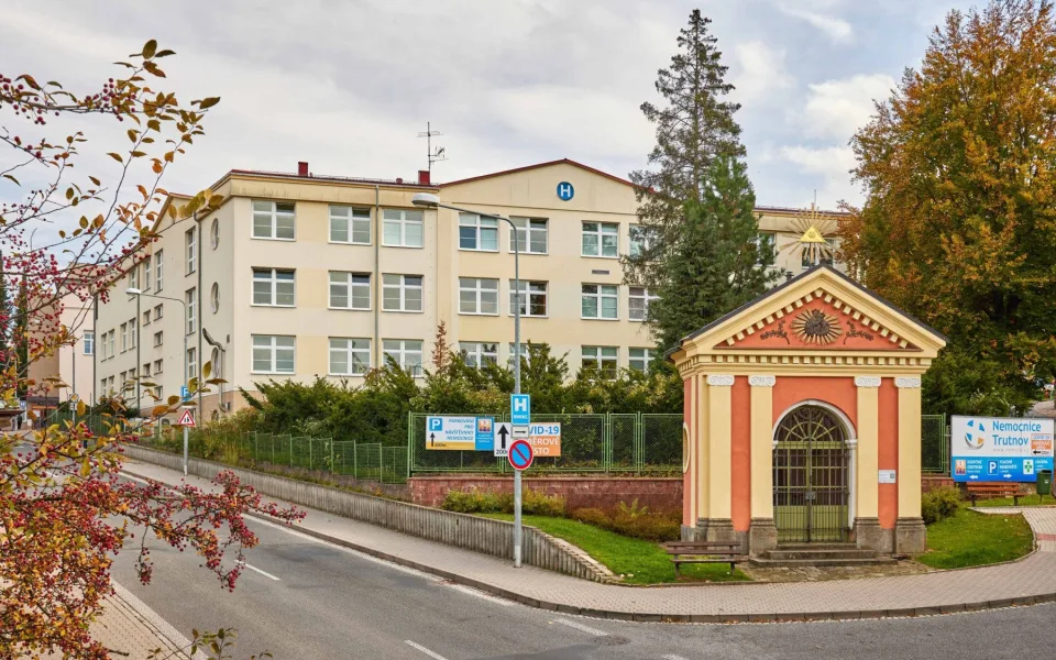 Trutnovská nemocnice vyniká v prevenci závažných pooperačních komplikací, ukazují loňská data