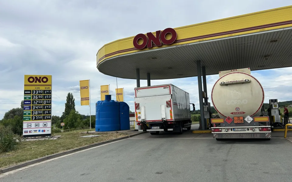 Řidiči z příhraničí mají zažité, že levnější pohonné hmoty najdou za hranicemi v Polsku.