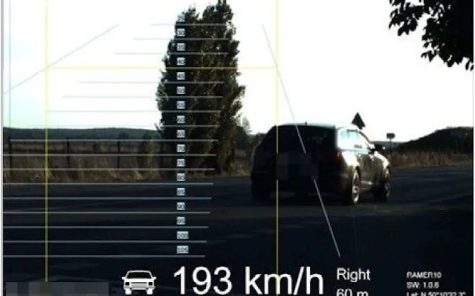 Čtrnáctiletý chlapec uháněl s Audi téměř 200 km/h. Auto mu půjčil otec